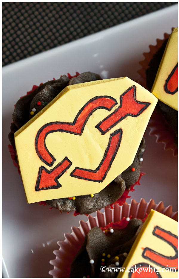 How To Use Cake Stencils & Edible Sprays