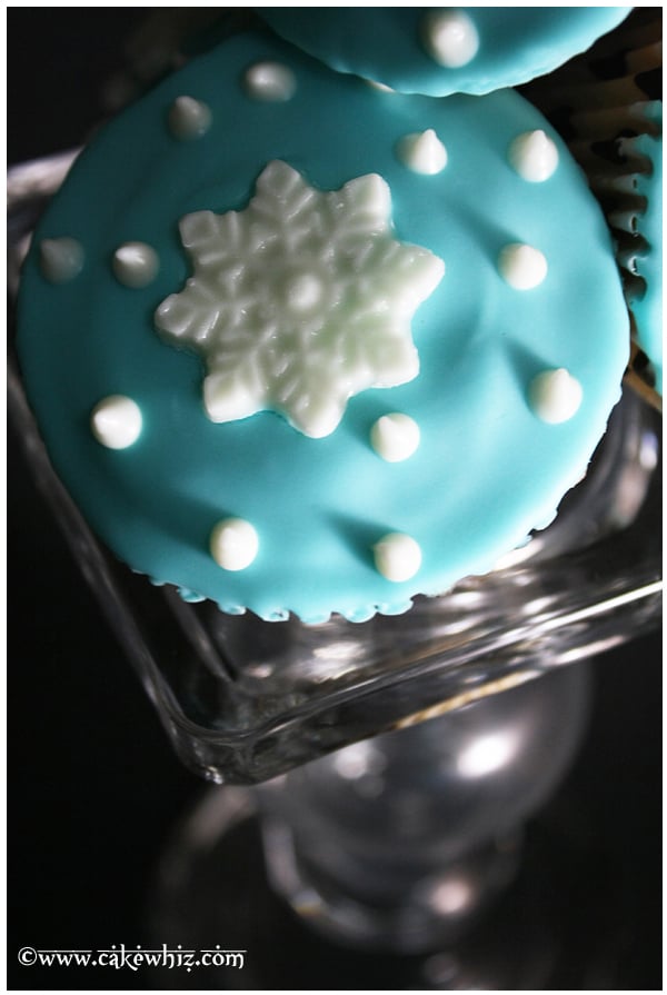 Easy Snowflake Cupcakes on Glass Stand