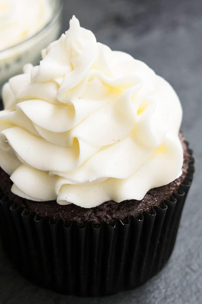 Fluffy Marshmallow Frosting Recipe: Marshmallow Icing