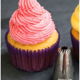 How to Decorate Cupcakes With Buttercream Icing and Pastry Tips