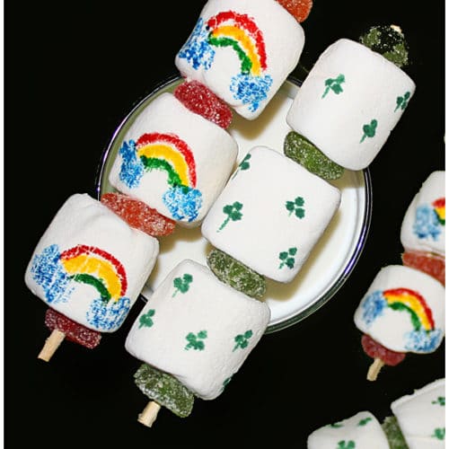 Easy Marshmallow Pops {For Many Holidays} CakeWhiz