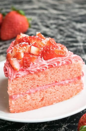 Pink Velvet Cake {With Strawberries} - CakeWhiz