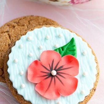 Easy Flower Cookies On Pink Background