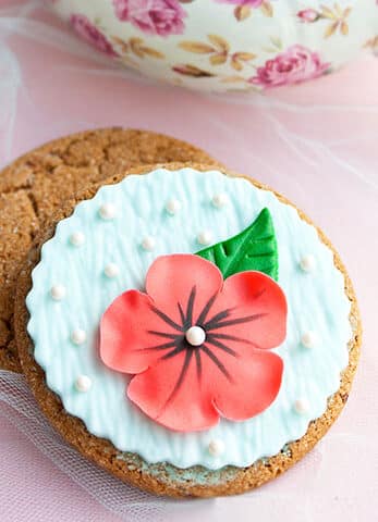 Easy Flower Cookies On Pink Background