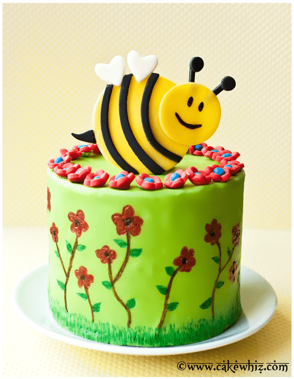 50 Bee Cake Design (Cake Idea) - March 2020 | Bee birthday cake, Bee cakes,  Cool cake designs