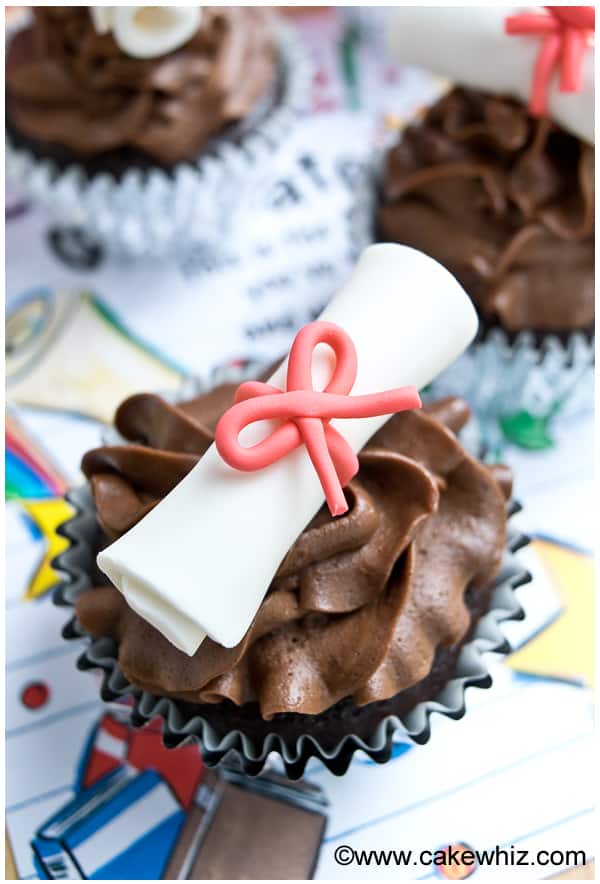 how to make graduation diploma cupcakes 10