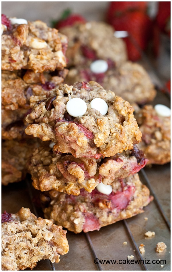 Healthy Strawberry Oatmeal Cookies