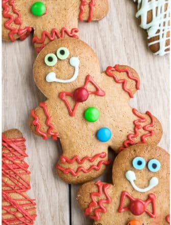 Easy Gingerbread Cookies Recipe (Gingerbread Man Cookies)
