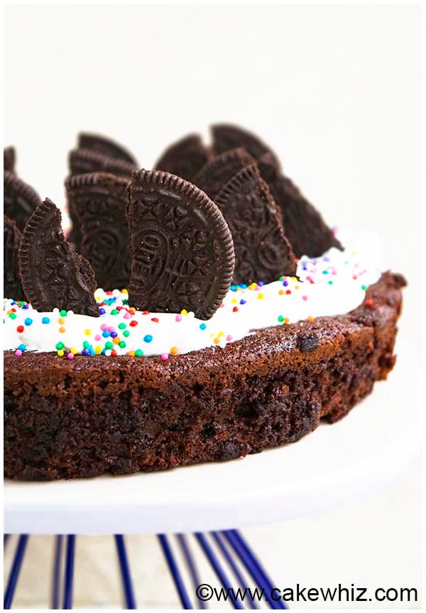 What is a simple recipe for brownie birthday cake?