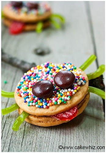 Easy New Years Cookies {Decorated Oreos} - CakeWhiz