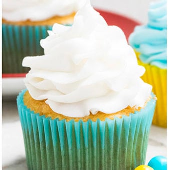 Easy White Chocolate Buttercream Frosting Swirl on Top of Cupcakes.