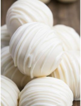 Easy White Chocolate Truffles (Homemade Truffles Recipe)