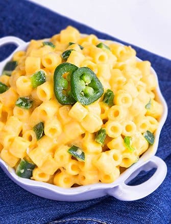 Jalapeno Popper Mac and Cheese Recipe (30 Minute Meal)