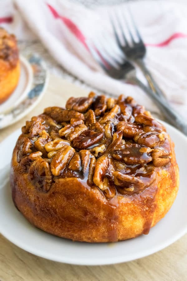 Caramel Pecan Sticky Buns CakeWhiz