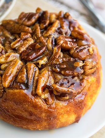 Caramel Pecan Sticky Buns - CakeWhiz