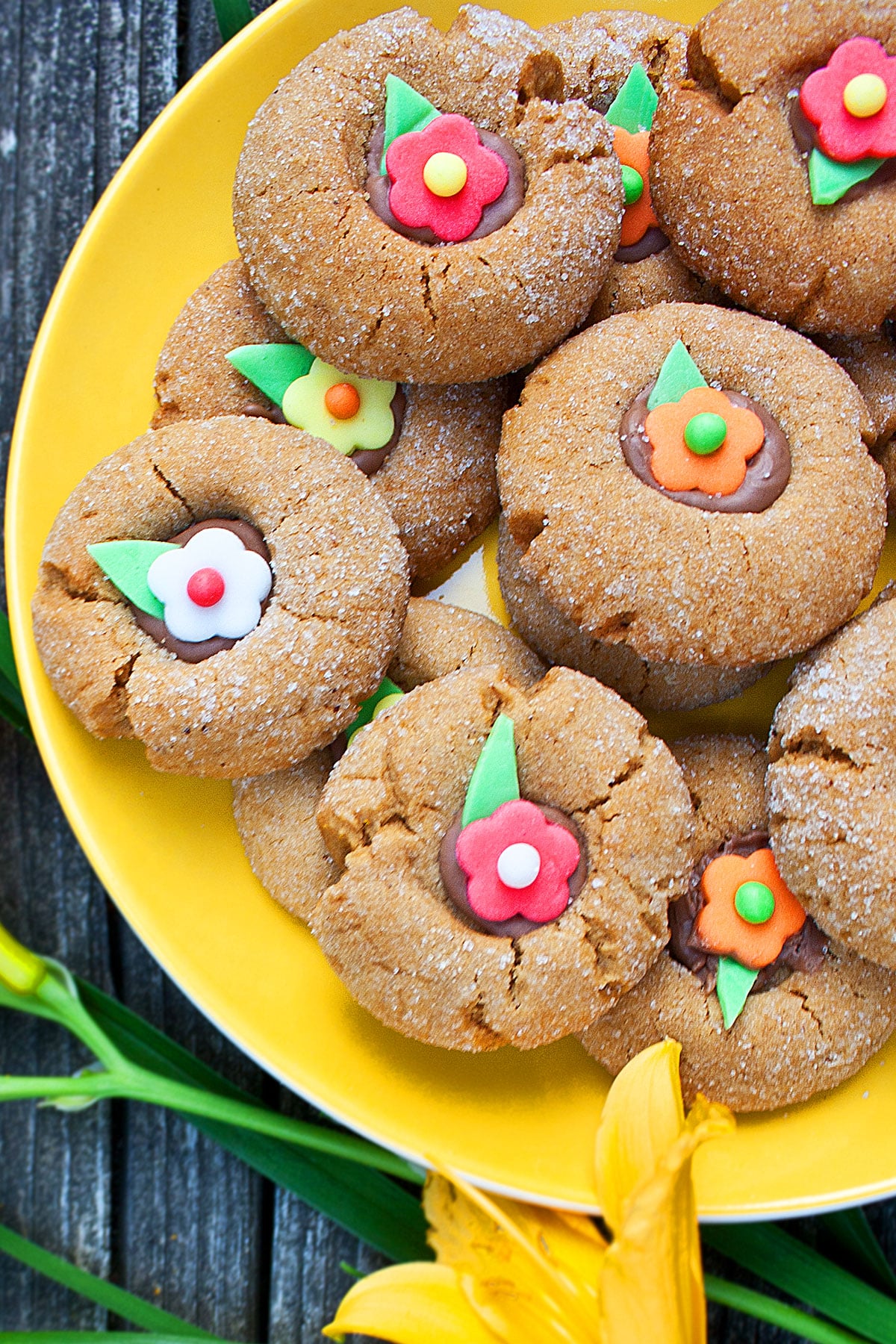 Spiced Thumbprint Cookies With Fondant Flower Decoration. 