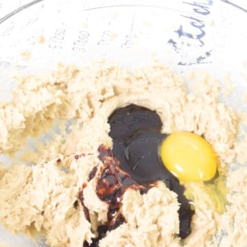 Eggs and molasses added to creamed mixture. 
