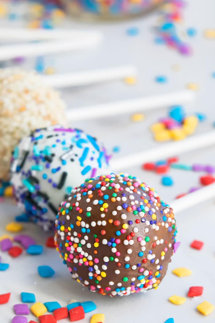 Easy Homemade Chocolate Cake Pops Recipe/ Tutorial