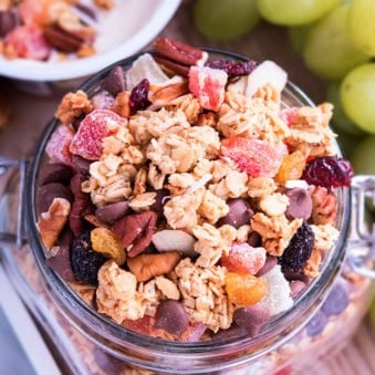 Easy Homemade Granola Recipe