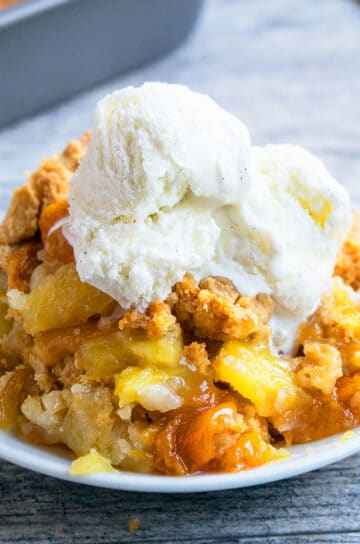 Peach Dump Cake {With Cake Mix} - CakeWhiz