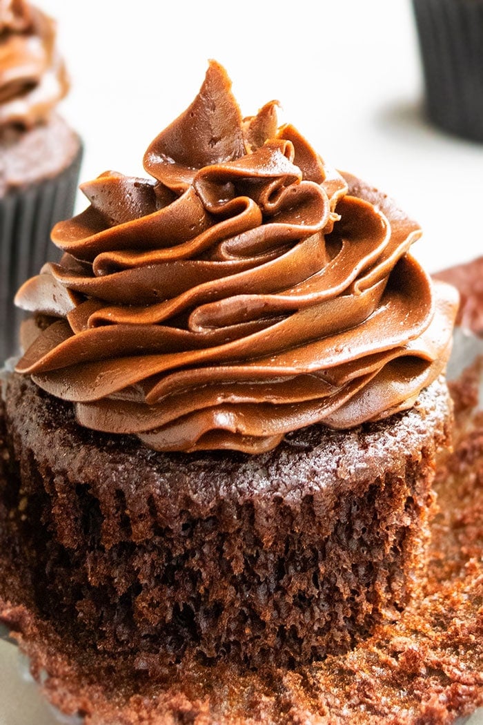 Chocolate Cupcake Recipe With Vanilla Frosting