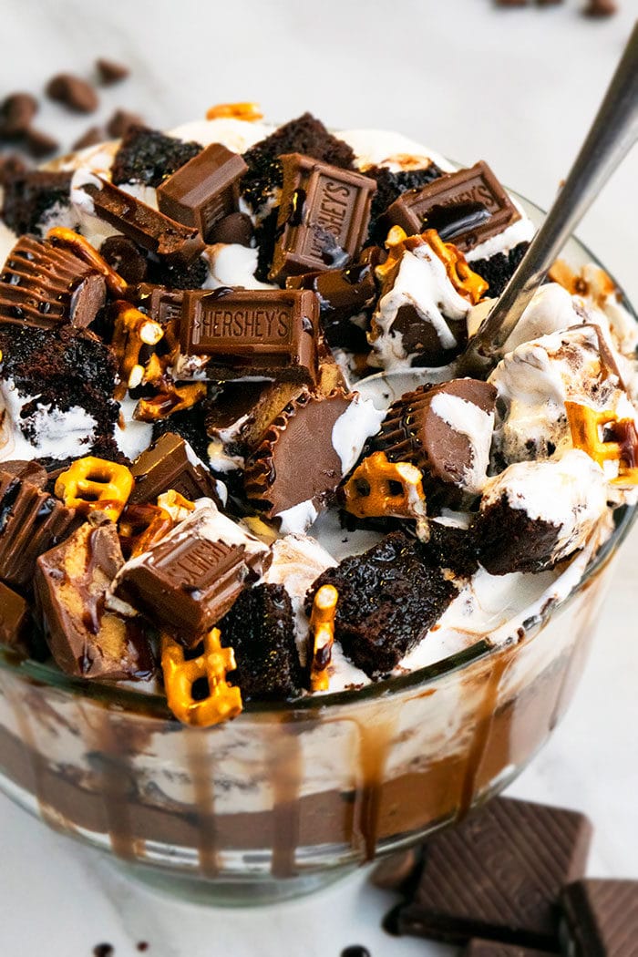 chocolate trifle with pound cake