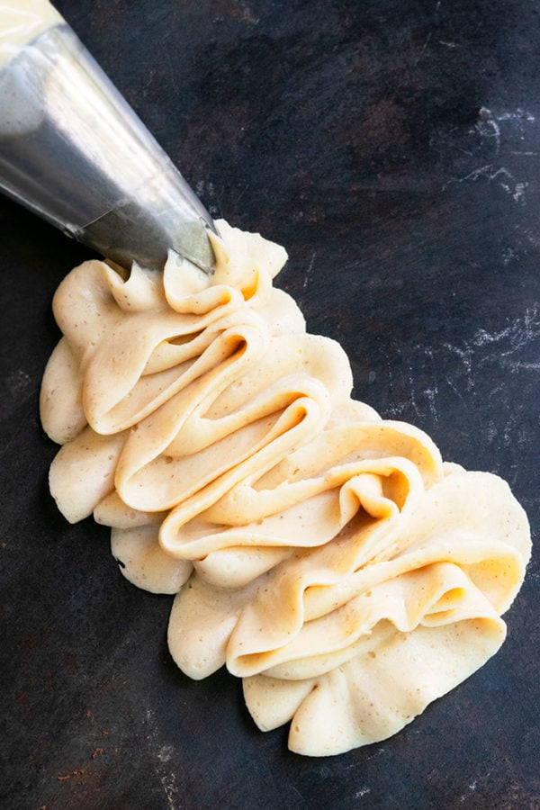 Easy Maple Frosting {4 Ingredients} CakeWhiz