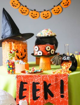 Easy Kids Halloween Party- Full Dessert Table