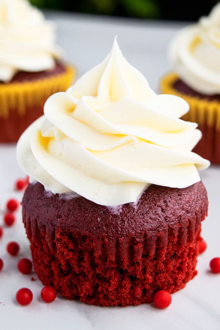 Best Red Velvet Cupcakes {With Cream Cheese Frosting} - CakeWhiz