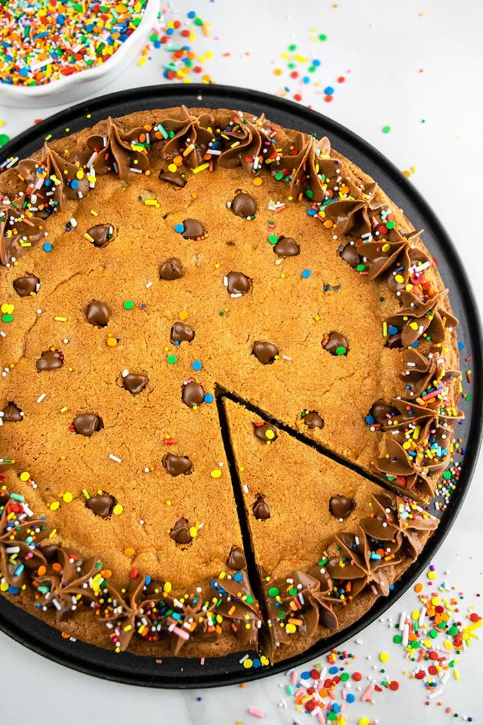 https://cakewhiz.com/wp-content/uploads/2020/05/Homemade-Cookie-Cake-Recipe.jpg