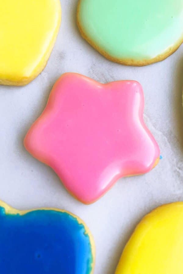 Easy Glace Icing {Sugar Cookie Icing} - CakeWhiz