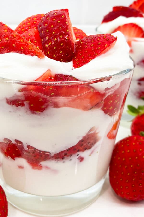 Strawberries and Cream {No Bake} - CakeWhiz