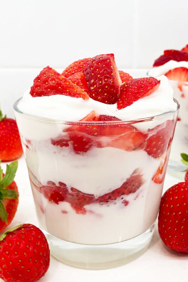 Strawberries and Cream {No Bake} - CakeWhiz
