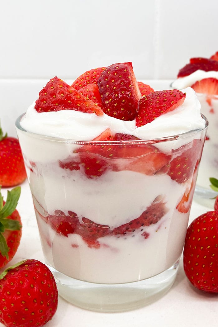Strawberries And Cream {no Bake} Cakewhiz
