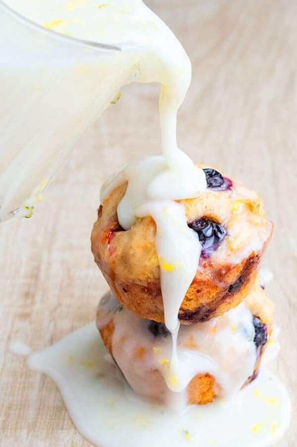 Lemon Glaze For Cake {Lemon Drizzle Icing} - CakeWhiz