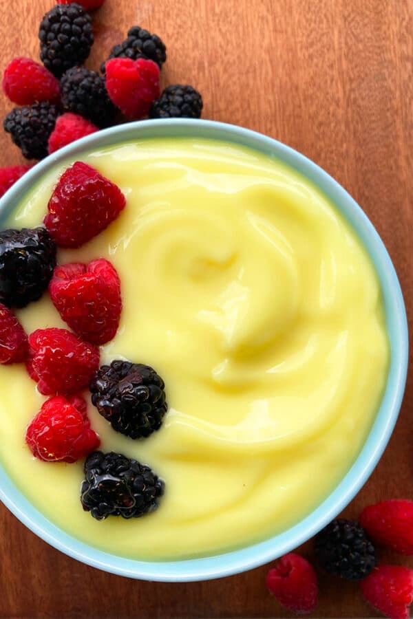 Homemade Vanilla Custard {Easy} - CakeWhiz