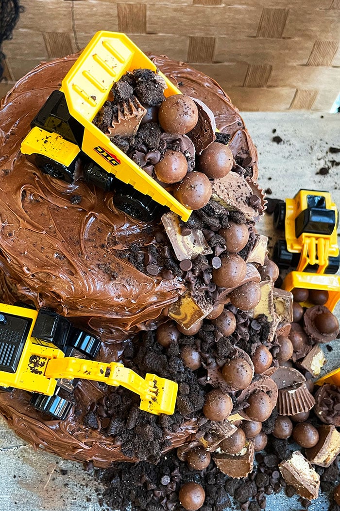 Easy DIY Homemade Excavator Cake With Construction Toys and Chocolate Candies 