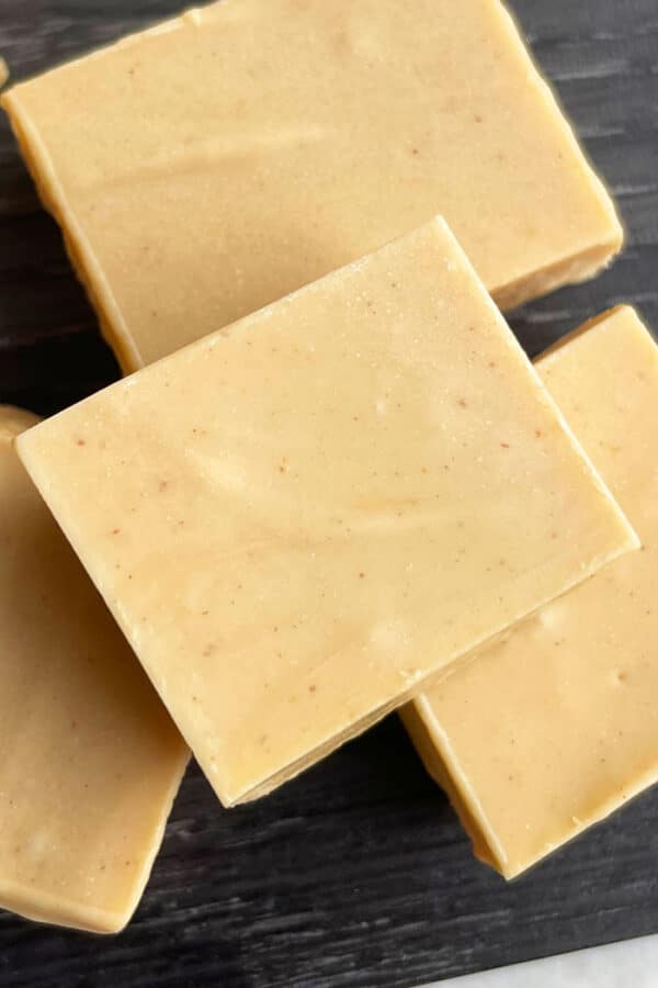 Maple Fudge With Maple Syrup CakeWhiz   Easy Maple Fudge 600x900 