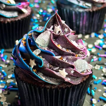 Galaxy Cupcakes {With Buttercream Icing} - CakeWhiz