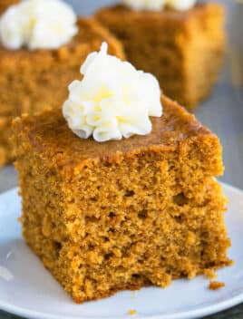 https://cakewhiz.com/wp-content/uploads/2023/12/Easy-Gingerbread-Cake-268x352.jpg