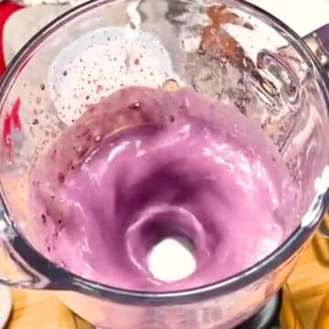 Ingredients mixing in blender. 