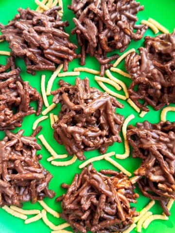 Easy No Bake Haystack Cookies With Chocolate And Butterscotch on Green Dish.